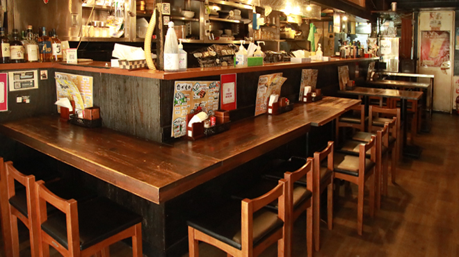 じゃんけん - メイン写真:店内全景