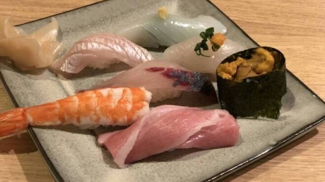 鮨屋台 握り屋 - メイン写真: