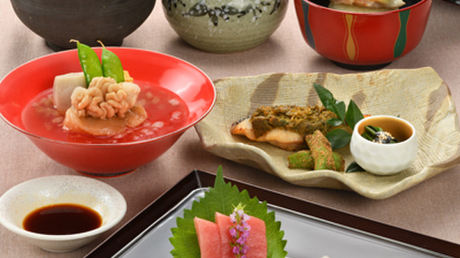 日本料理・鉄板焼 はや瀬 - 料理写真:２０２５年１月初春月「昼茶時」膳