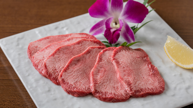 熟成ホルモン・山形牛 炭火焼肉 牛語 - メイン写真: