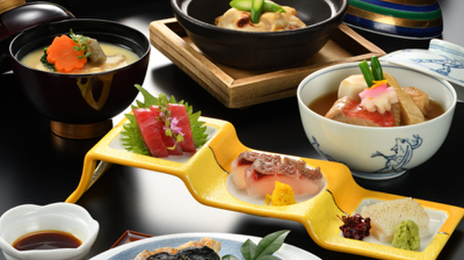日本料理・鉄板焼 はや瀬 - 料理写真:２０２５年３月弥生　「花咲」膳