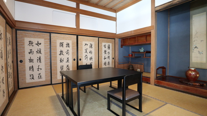 志ぐれ亭 - 内観写真:古屋敷ならではの雰囲気の食事処　ご人数に合わせた間取りの個室をご用意します