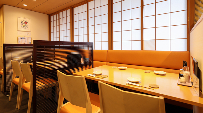 和饗 - メイン写真:テーブル