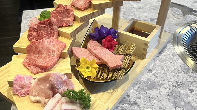 yakiniku niku no miya - 階梯宮盛合拼