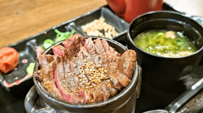 肉食家さんのハンバーグ にくきゅうグリル - メイン写真: