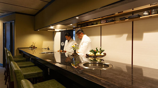 有馬焼肉 丞 - メイン写真:カウンター席