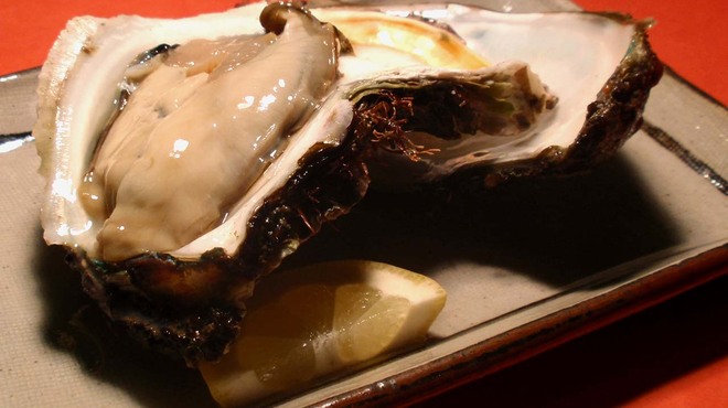 かき傳 - 料理写真:夏が旬の岩がき。大粒で濃厚な旨みをご堪能ください。