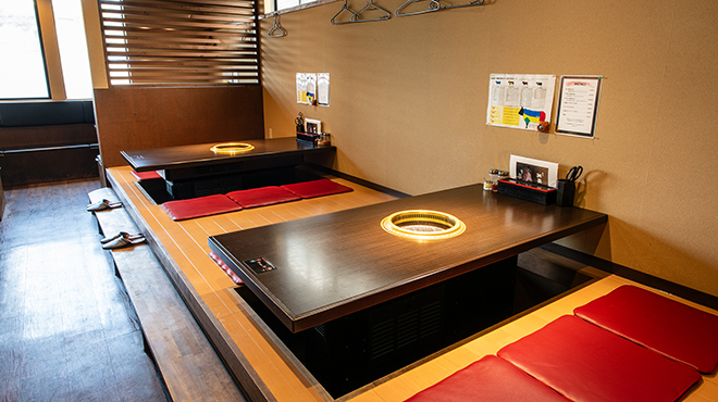 焼肉　萬輝 - メイン写真:内観（掘りごたつ）