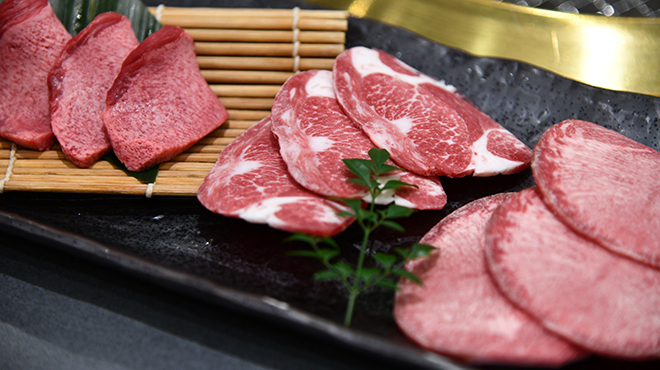 焼肉レストラン　東天閣 - 料理写真:タン盛り合わせ