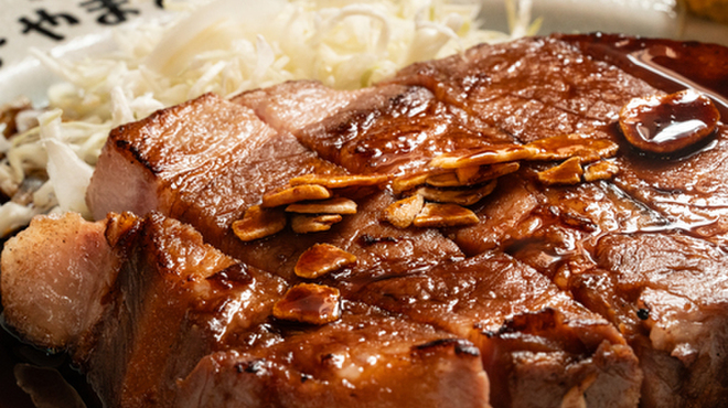 厚切りレアとんかつ やまとん - メイン写真: