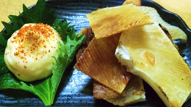 焼鶏処 ゑぼし - 料理写真:エイヒレ炙り