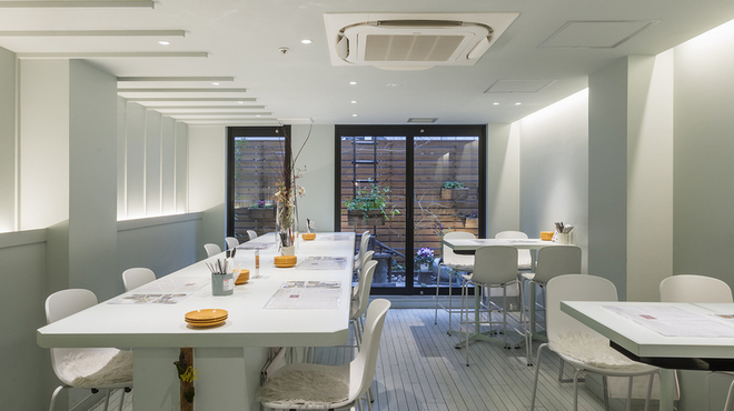 ワインとチーズと旨い肴のBAR à VIN 徳蔵 - メイン写真: