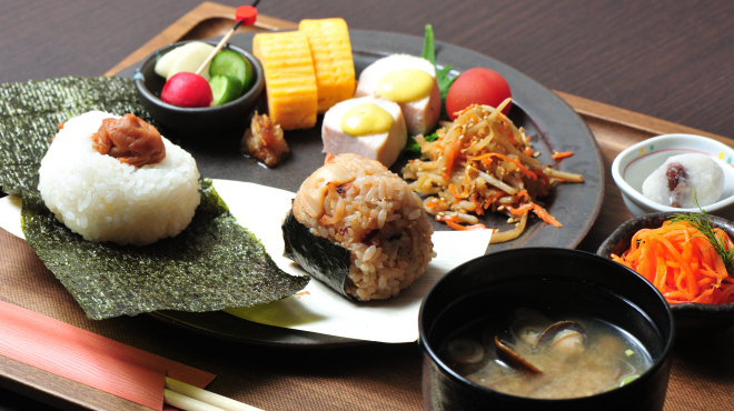 この時間カフェ - メイン写真:おにぎり御膳