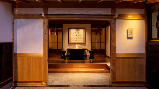 restaurant 母屋 - 外観写真:玄関