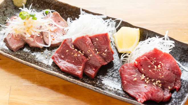 焼肉居酒屋みのわ - メイン写真:低温調理による国産白タン・芯浦直送ハツ・国産芯ロース