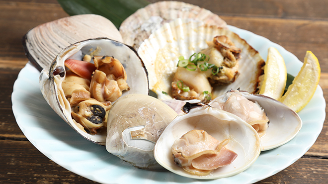 貝だらけ - メイン写真:貝焼き三点盛り
