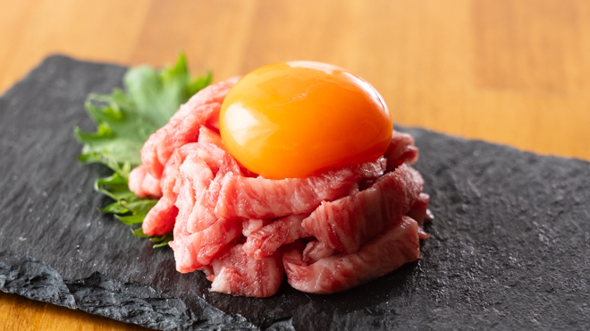 焼肉居酒屋みのわ - メイン写真:黒毛和種リブ芯ロースと紅豊卵
