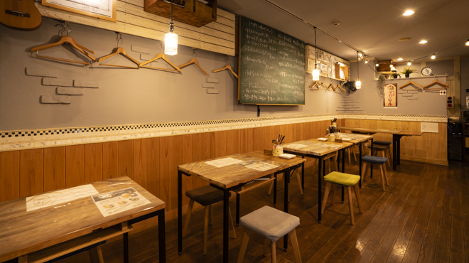 BASE ITALIA BOCCO - メイン写真:テーブル席