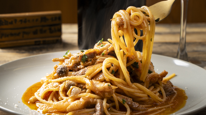 BASE ITALIA BOCCO - メイン写真:パスタ・アマトリチャーナ（自家製ベーコンのトマトソース）