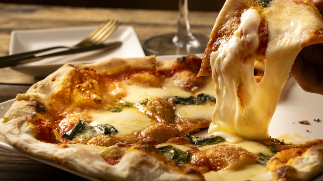 BASE ITALIA BOCCO - メイン写真:モッツァレラチーズとバジルのマルゲリータ