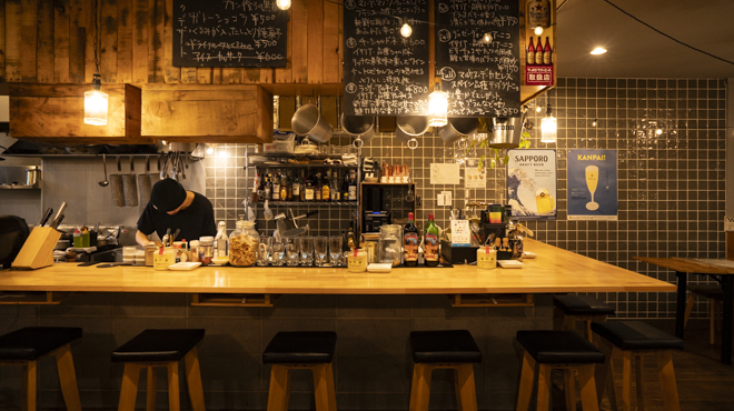 BASE ITALIA BOCCO - メイン写真:カウンター席側からキッチン