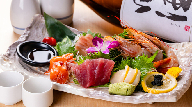 日本酒と個室居酒屋 まぐろ奉行とかに代官 - メイン写真:
