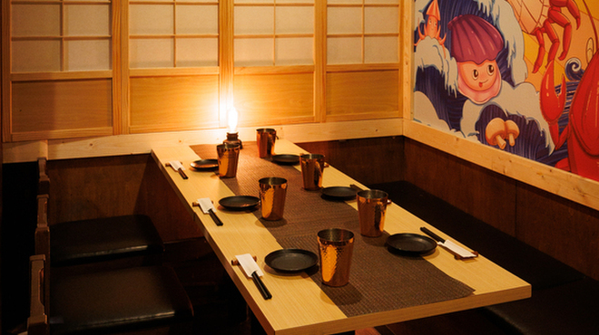 日本酒と個室居酒屋 まぐろ奉行とかに代官 - メイン写真: