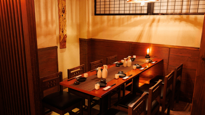 日本酒と個室居酒屋 まぐろ奉行とかに代官 - メイン写真: