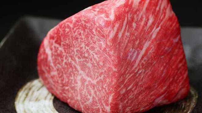 炭火焼肉 一徳 離宮 - メイン写真: