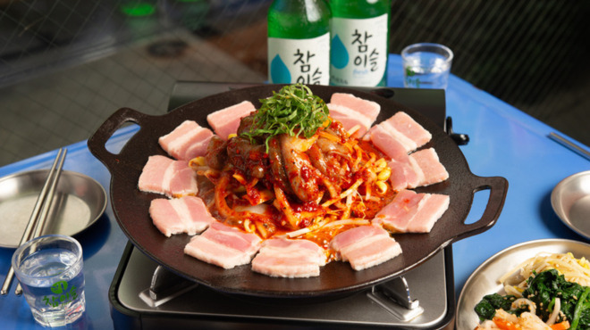 サムギョプサルと韓国屋台ベジテジや - メイン写真: