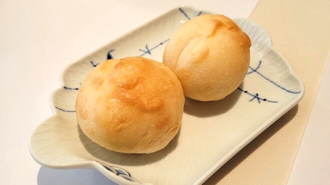 ル コルヴェール - 料理写真:自家製パン。もちもちして、美味しい。おかわりしました。