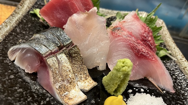 日本酒と肴いただき - メイン写真: