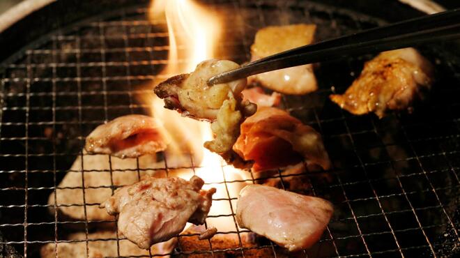 鶏まる 隠れ家個室 炭火鶏焼き 濃厚水炊き鍋 - メイン写真: