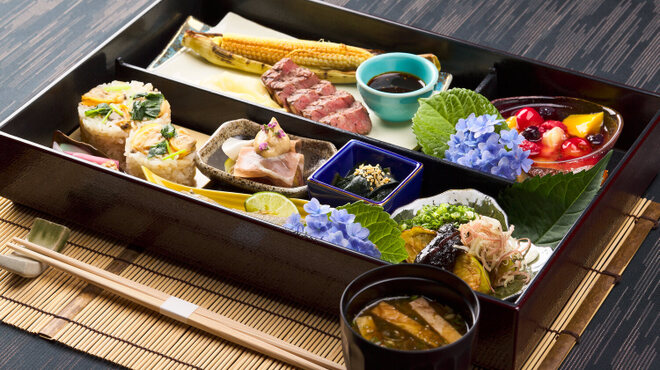 レストラン団欒 - 料理写真:ランチ限定松花堂弁当