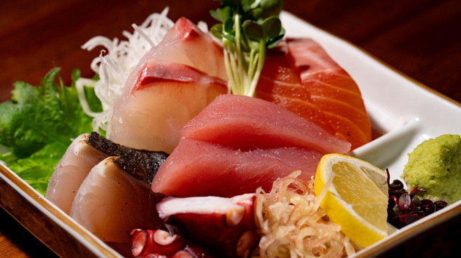 炉端のじんべえ - メイン写真: