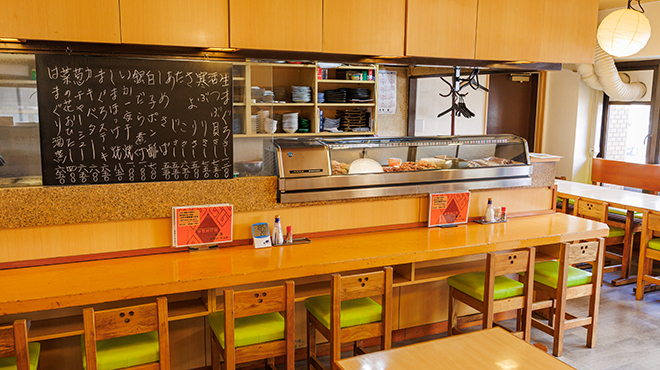 磯ひで - 内観写真:カウンター