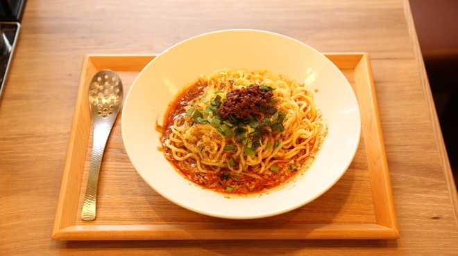 麺と肴 担々麺 ぺん坊 - メイン写真: