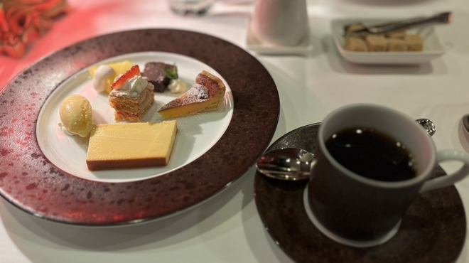 カフェフランセYuki - 料理写真:デザート＆コーヒー