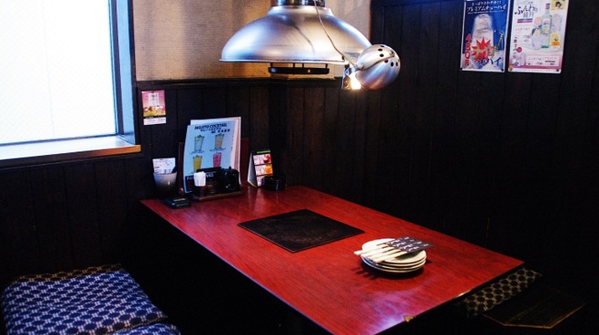 焼肉ホルモン酒場 よろづや - メイン写真: