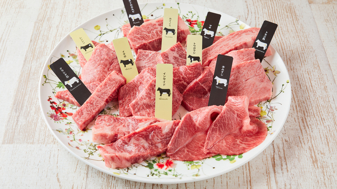 熟成和牛焼肉エイジング・ビーフ - 料理写真:特選熟成和牛１０種盛り合わせ