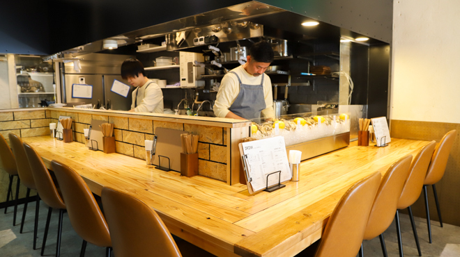 OYSTER&SEAFOOD LiO - メイン写真: