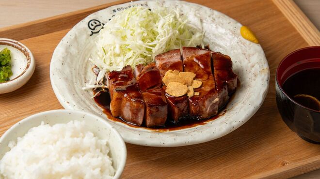 厚切りレアとんかつ ゆうとん - メイン写真: