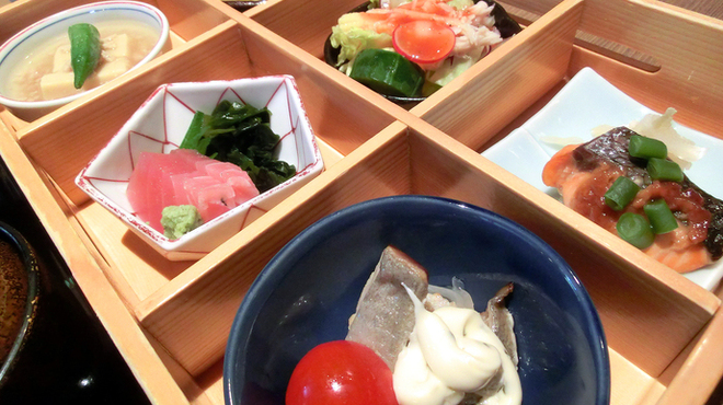 旅館 くらしき - 料理写真:夏の散歩道御膳（右の六枡分）