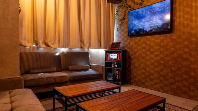 시샤 카페＆다트바 C.STAND 이케부쿠로 서구치 에키마에점