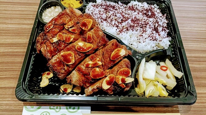 厚切りレアとんかつ やまとん - メイン写真: