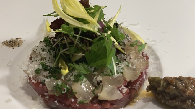 アンフォラ 村上 - 料理写真:地物　　月の輪熊の脂身、味噌漬けと馬肉のタルタル