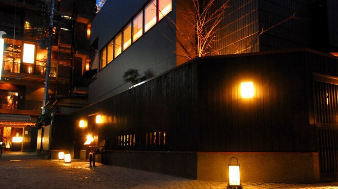 TREES イタリアン アンド バーラウンジ - メイン写真: