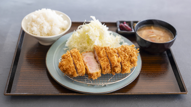 厚切りとんかつ 厚とん - メイン写真: