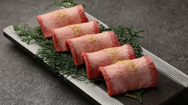 黒毛和牛タンとハラミ 焼肉龍 - メイン写真: