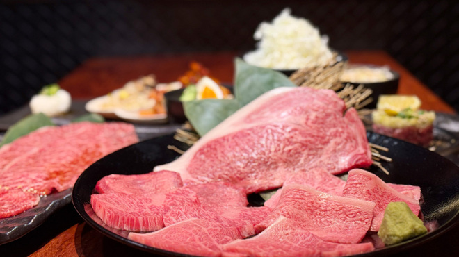 炭火焼ホルモン ぐう - メイン写真: